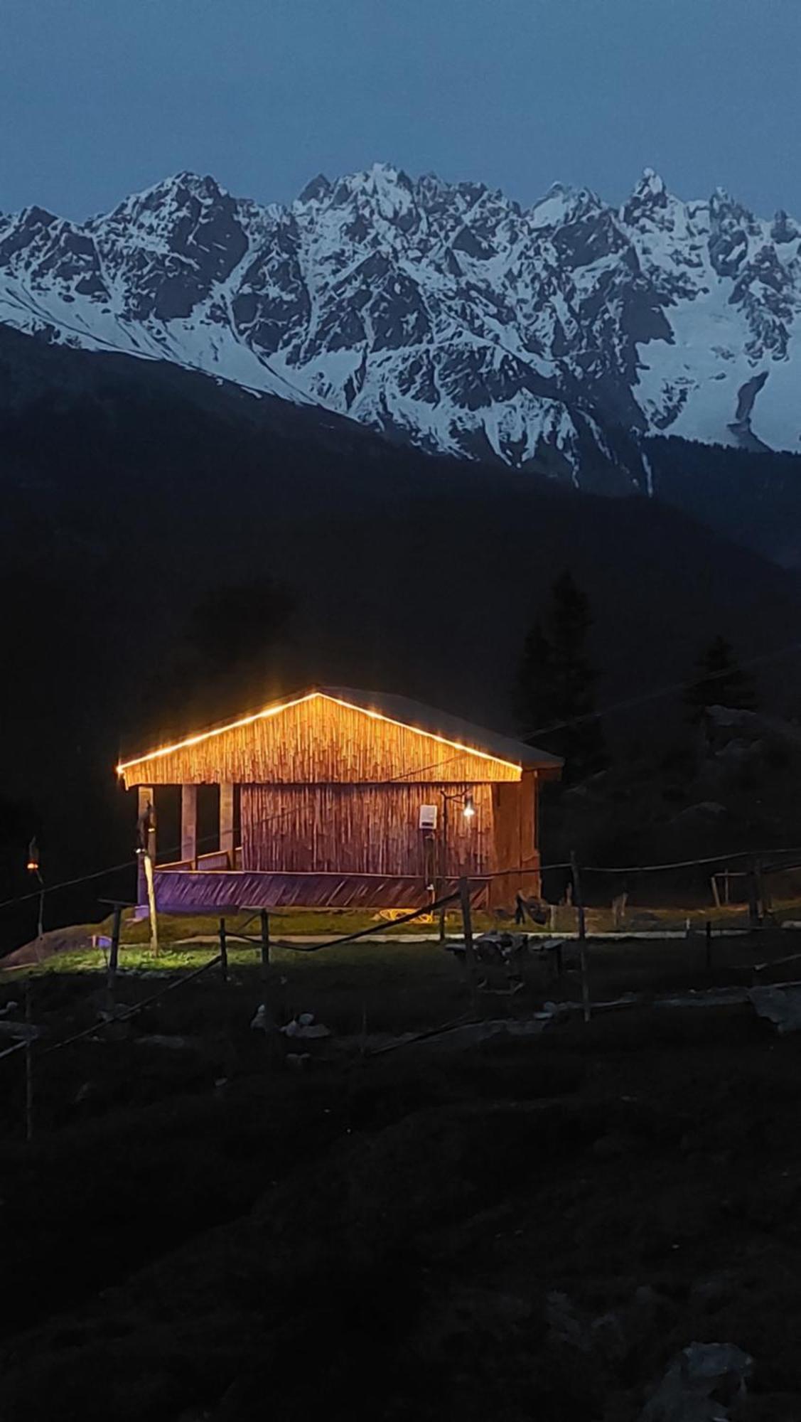 Khana Badosh Resort Kalam Exterior foto